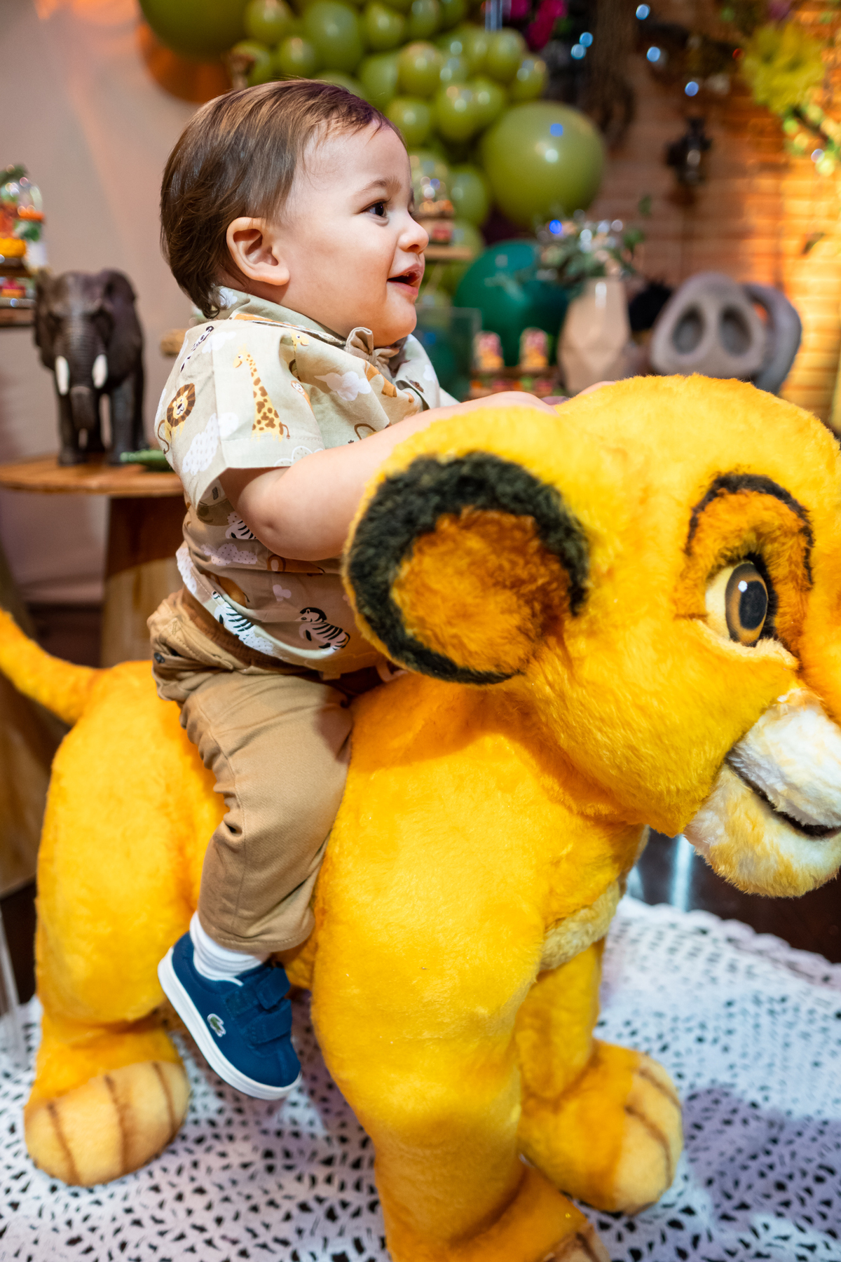 primeiroanodoravi.buffetviladosbrutos.viladosbrutos.espacodelazer.interlagos.saopaulo.fotografiainfantil.fotografoinfantil.fotoefilmagem.aniversariode1ano.festainfantil.reileao